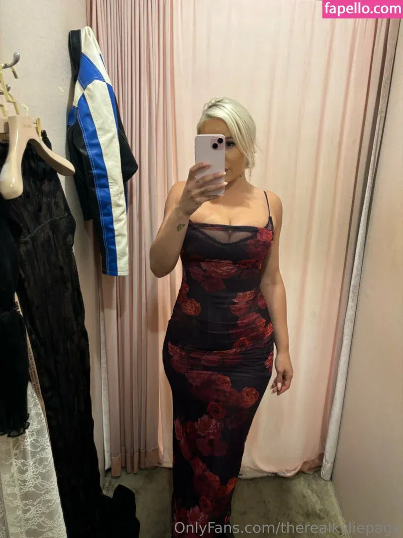kyliepageofficial / therealkyliepage Onlyfans Photo Gallery 