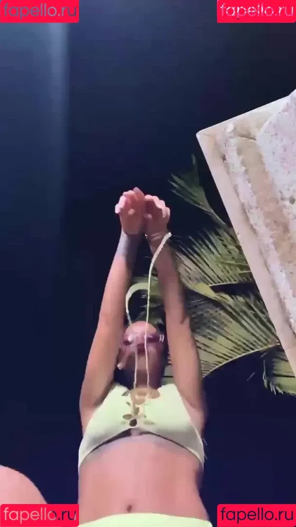Rihanna / badgalriri Onlyfans Photo Gallery 