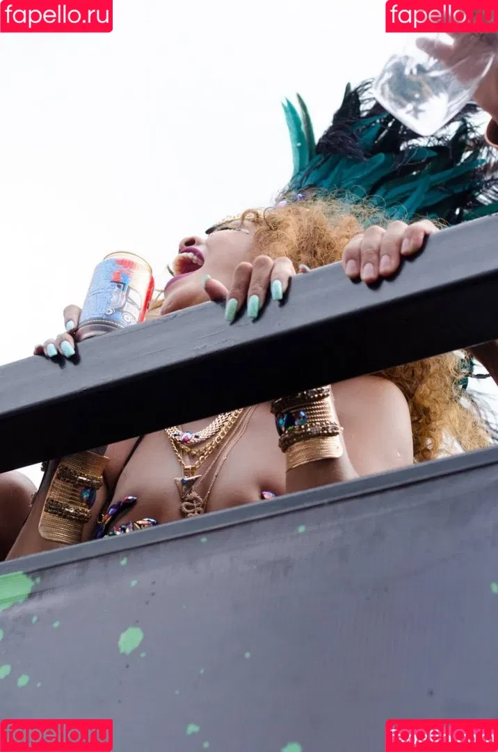 Rihanna / badgalriri Onlyfans Photo Gallery 