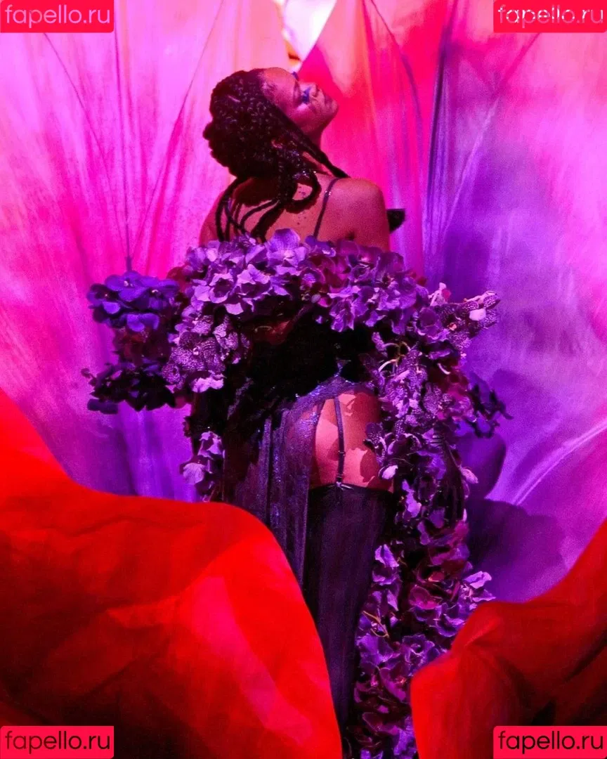 Rihanna / badgalriri Onlyfans Photo Gallery 