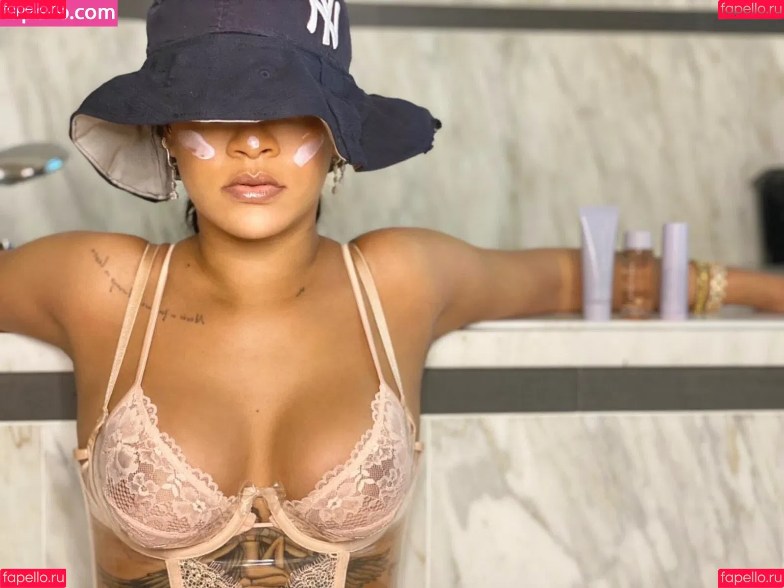 Rihanna / badgalriri Onlyfans Photo Gallery 