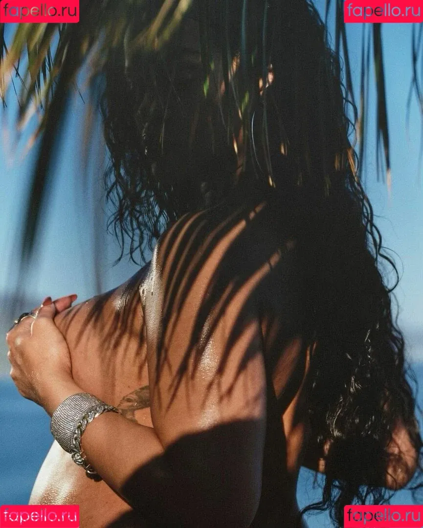 Rihanna / badgalriri Onlyfans Photo Gallery 
