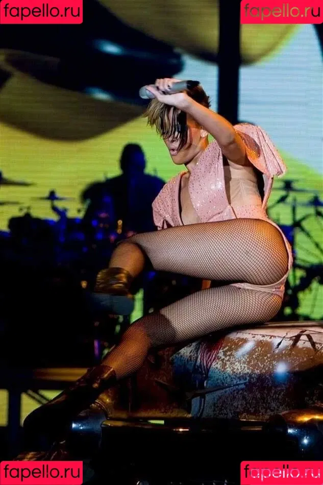 Rihanna / badgalriri Onlyfans Photo Gallery 