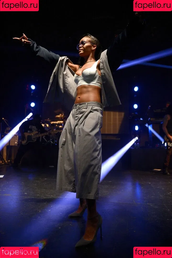 Rihanna / badgalriri Onlyfans Photo Gallery 