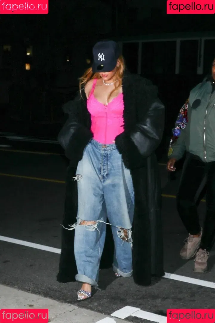 Rihanna / badgalriri Onlyfans Photo Gallery 