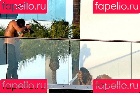Rihanna / badgalriri Onlyfans Photo Gallery 