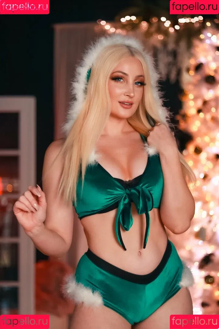 Holly Wolf / HollytWolf / hollywolf / veronicafettx / wolfofthewild Onlyfans Photo Gallery 