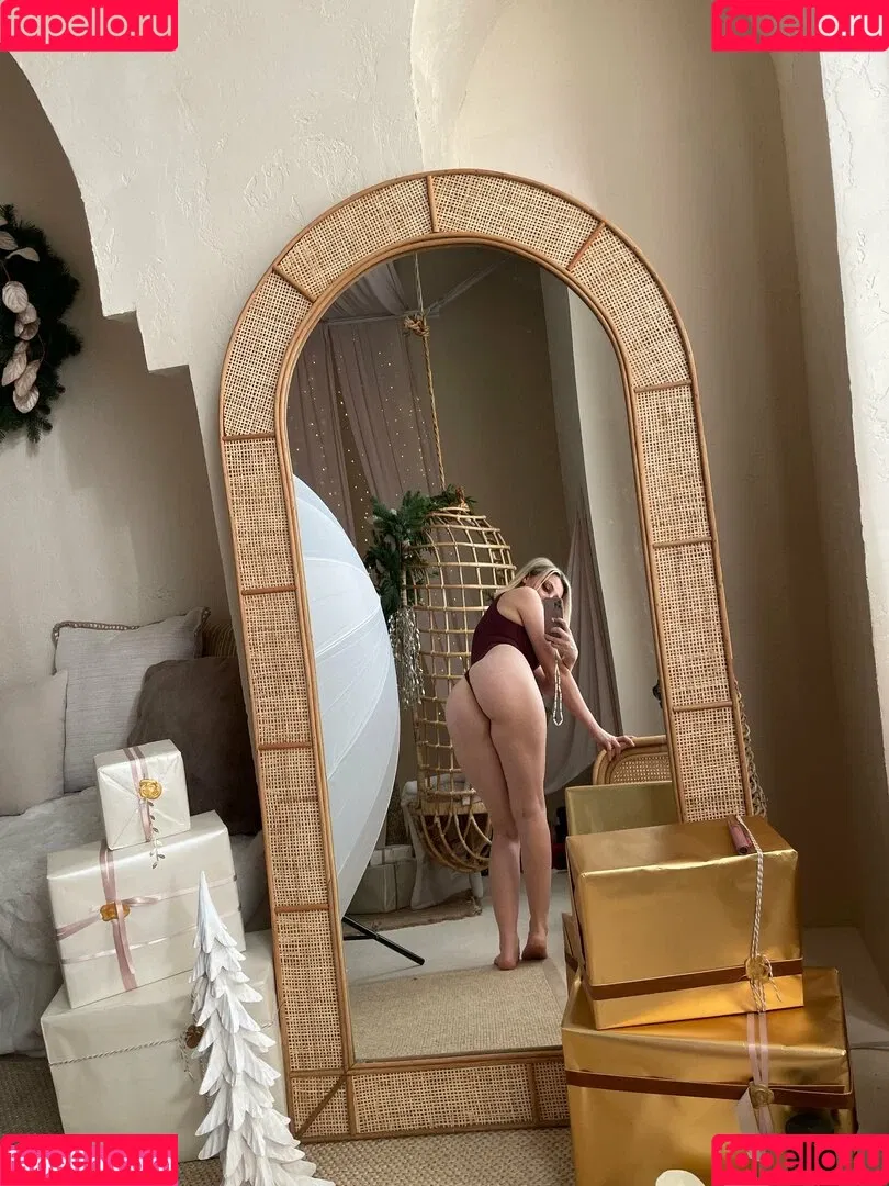 Holly Wolf / HollytWolf / hollywolf / veronicafettx / wolfofthewild Onlyfans Photo Gallery 