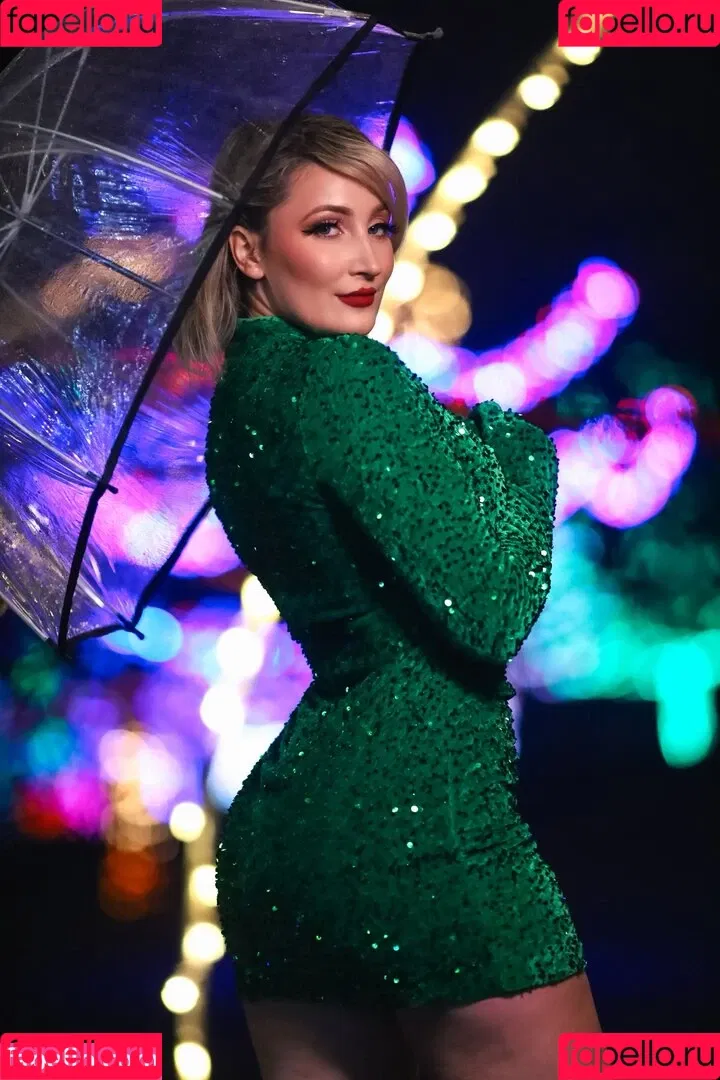 Holly Wolf / HollytWolf / hollywolf / veronicafettx / wolfofthewild Onlyfans Photo Gallery 