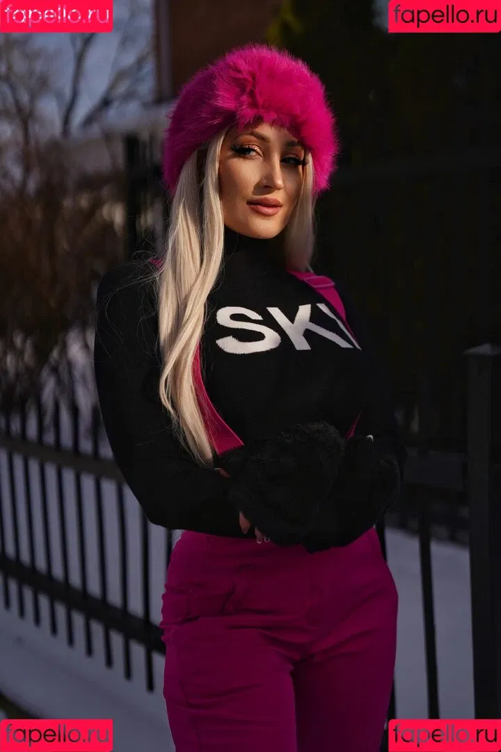 Holly Wolf / HollytWolf / hollywolf / veronicafettx / wolfofthewild Onlyfans Photo Gallery 