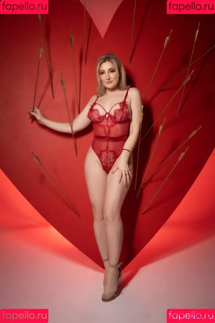 Holly Wolf / HollytWolf / hollywolf / veronicafettx / wolfofthewild Onlyfans Photo Gallery 