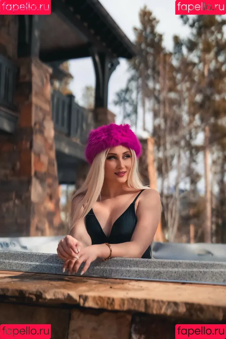 Holly Wolf / HollytWolf / hollywolf / veronicafettx / wolfofthewild Onlyfans Photo Gallery 