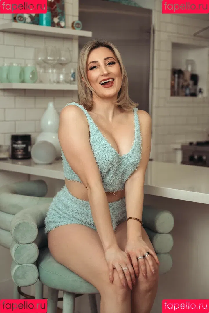 Holly Wolf / HollytWolf / hollywolf / veronicafettx / wolfofthewild Onlyfans Photo Gallery 