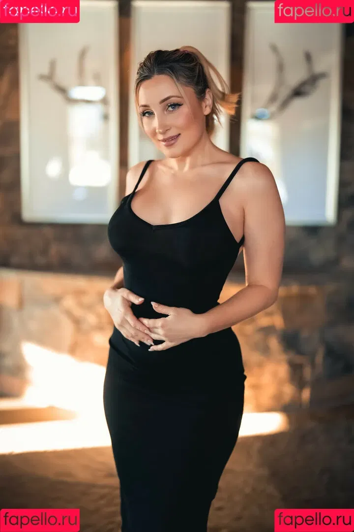 Holly Wolf / HollytWolf / hollywolf / veronicafettx / wolfofthewild Onlyfans Photo Gallery 