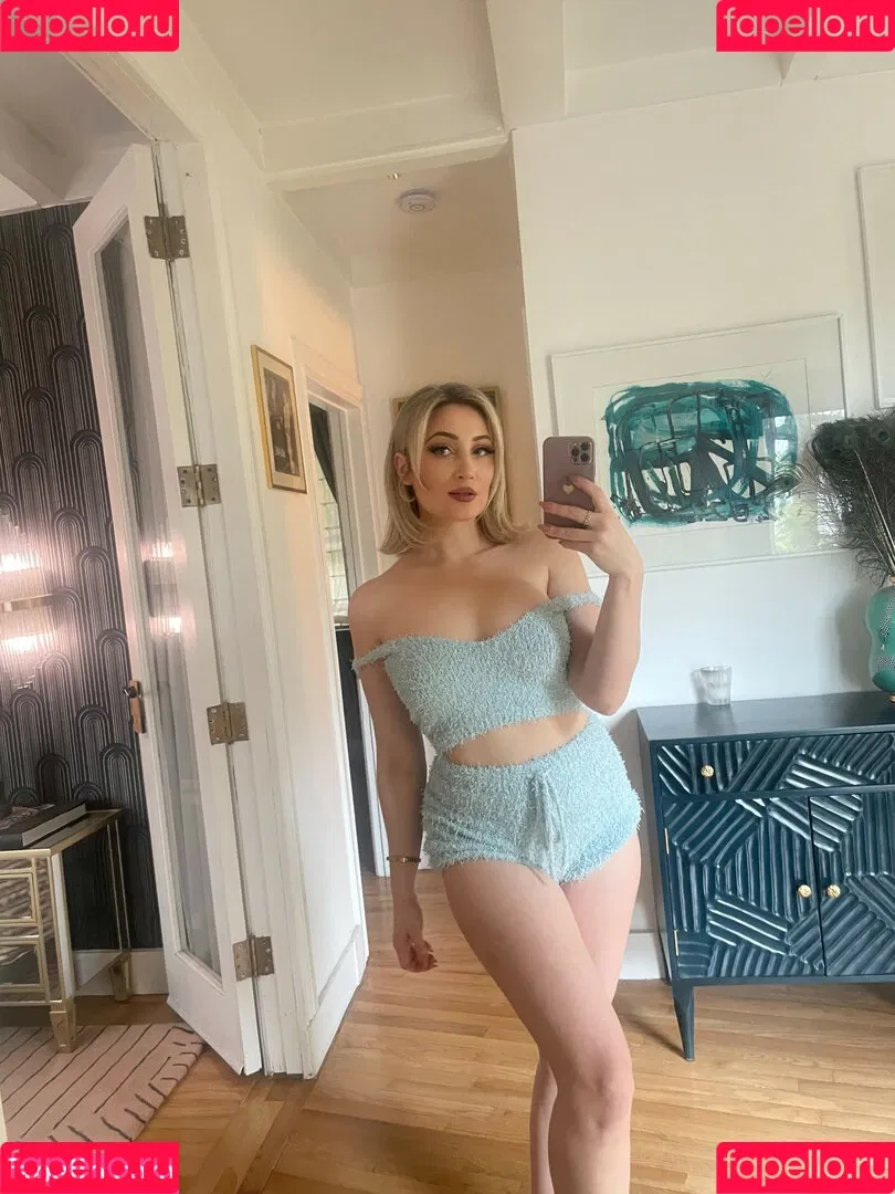 Holly Wolf / HollytWolf / hollywolf / veronicafettx / wolfofthewild Onlyfans Photo Gallery 