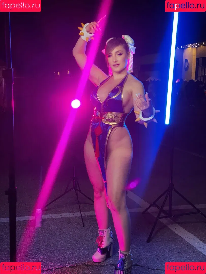 Holly Wolf / HollytWolf / hollywolf / veronicafettx / wolfofthewild Onlyfans Photo Gallery 