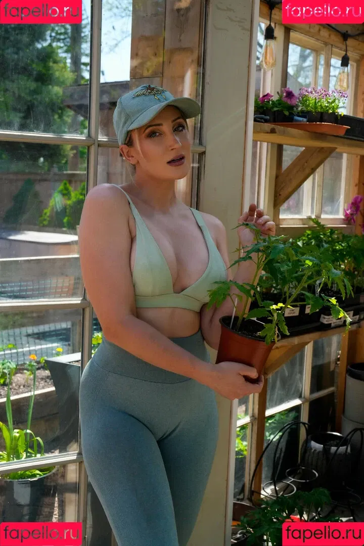 Holly Wolf / HollytWolf / hollywolf / veronicafettx / wolfofthewild Onlyfans Photo Gallery 
