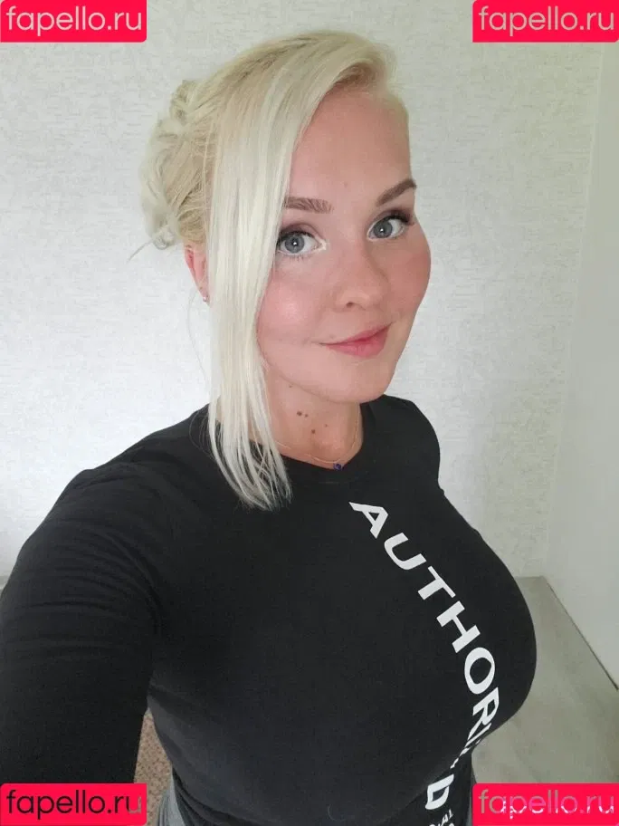 Emilia Linden / linden.emilia / princesslinden / user Onlyfans Photo Gallery 