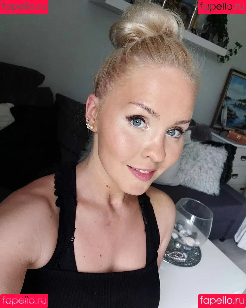 Emilia Linden / linden.emilia / princesslinden / user Onlyfans Photo Gallery 