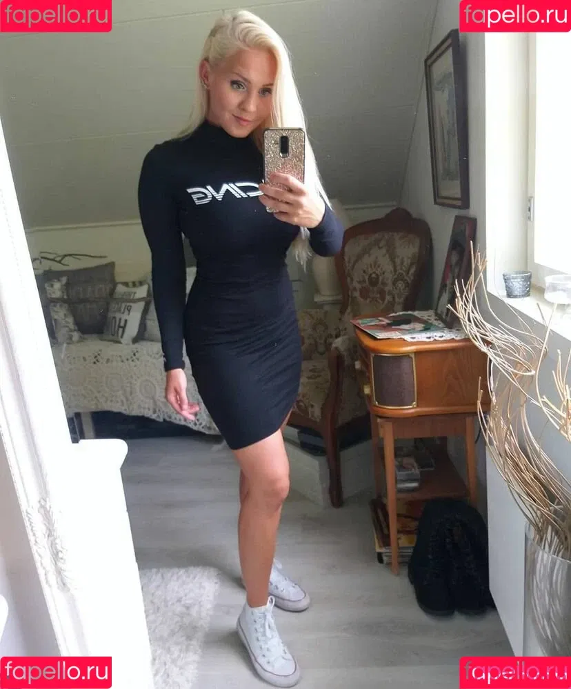 Emilia Linden / linden.emilia / princesslinden / user Onlyfans Photo Gallery 