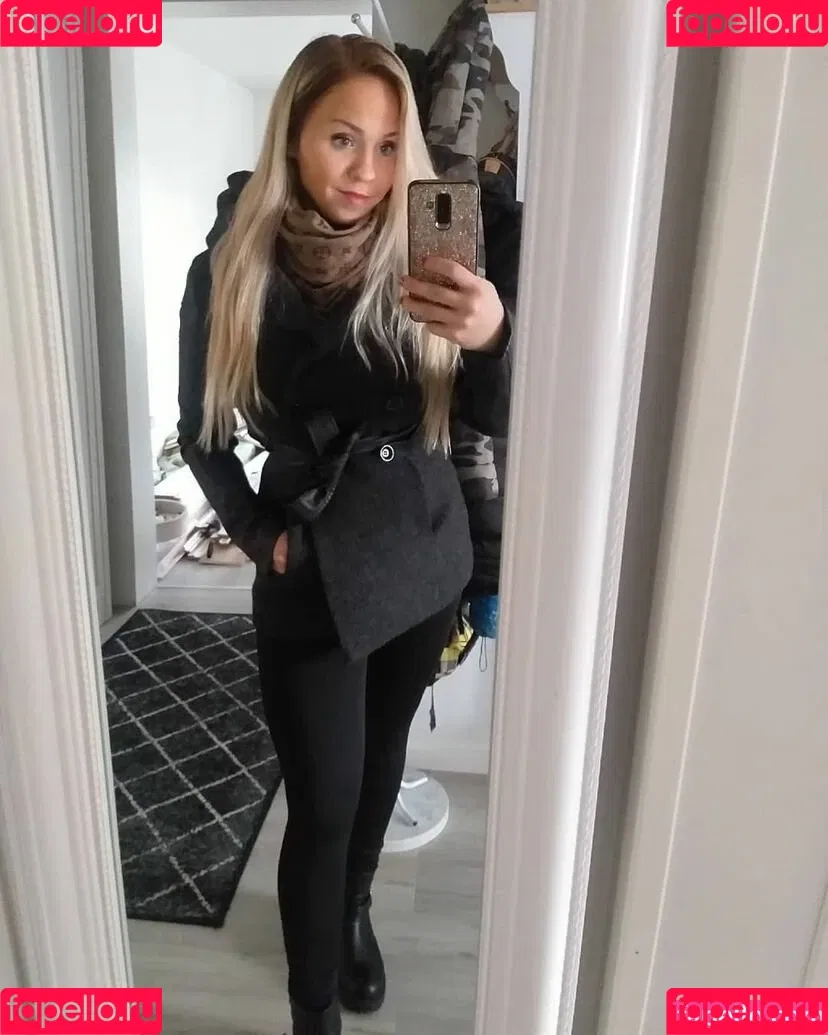Emilia Linden / linden.emilia / princesslinden / user Onlyfans Photo Gallery 
