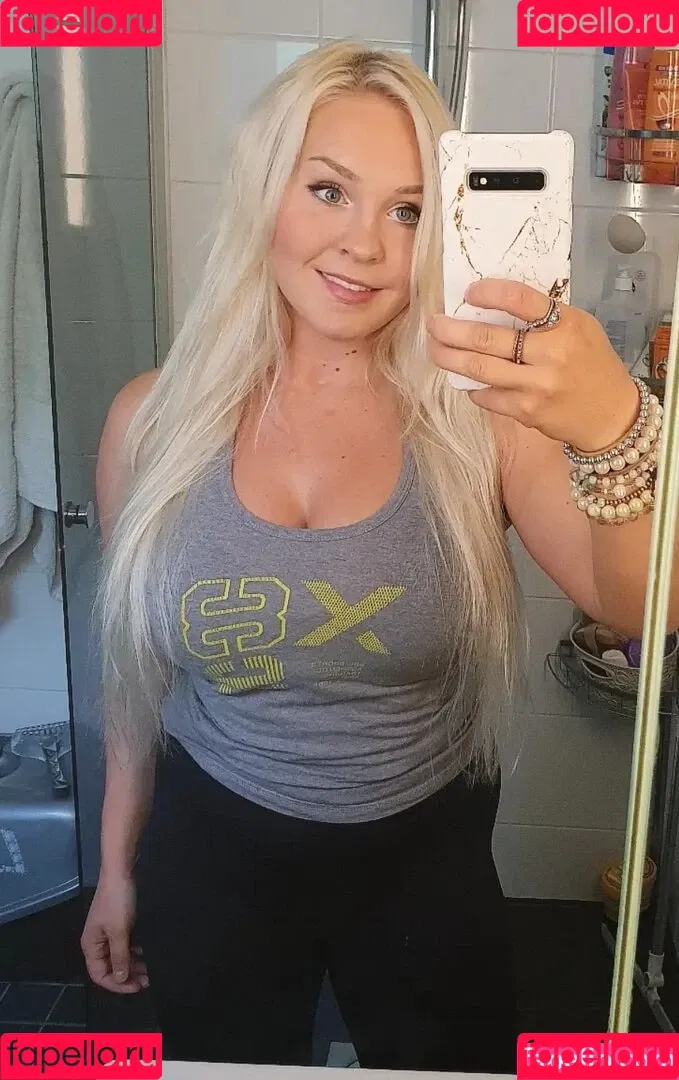Emilia Linden / linden.emilia / princesslinden / user Onlyfans Photo Gallery 