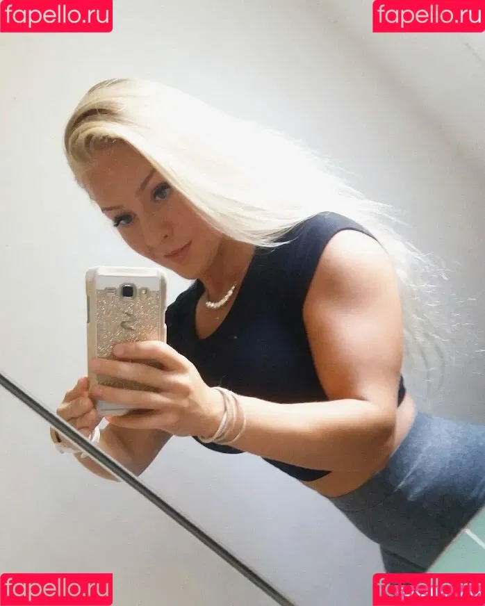 Emilia Linden / linden.emilia / princesslinden / user Onlyfans Photo Gallery 