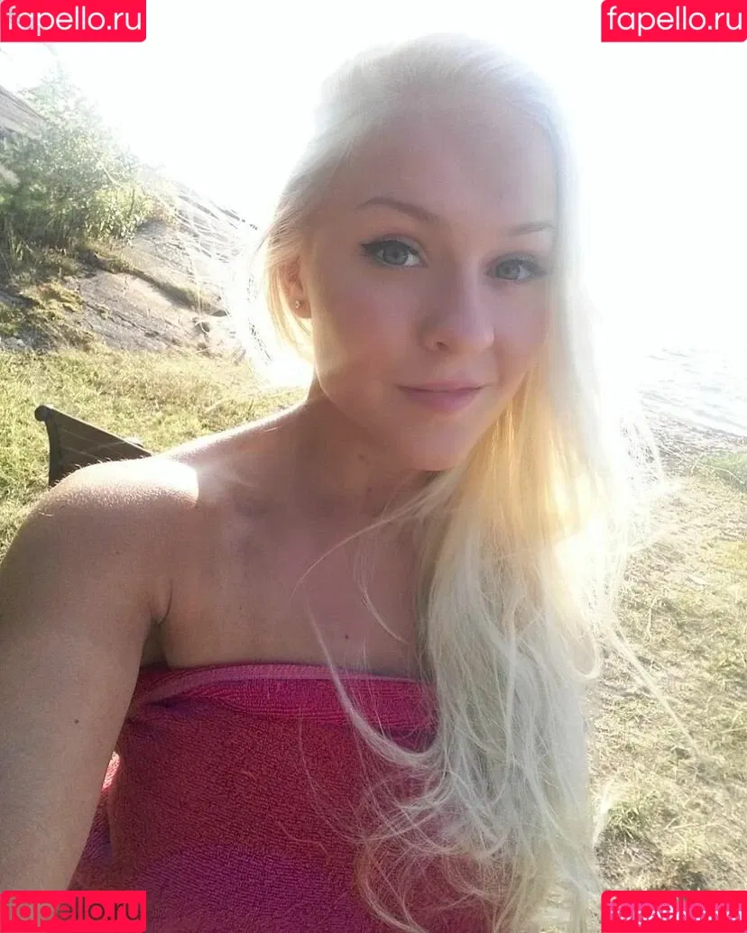 Emilia Linden / linden.emilia / princesslinden / user Onlyfans Photo Gallery 