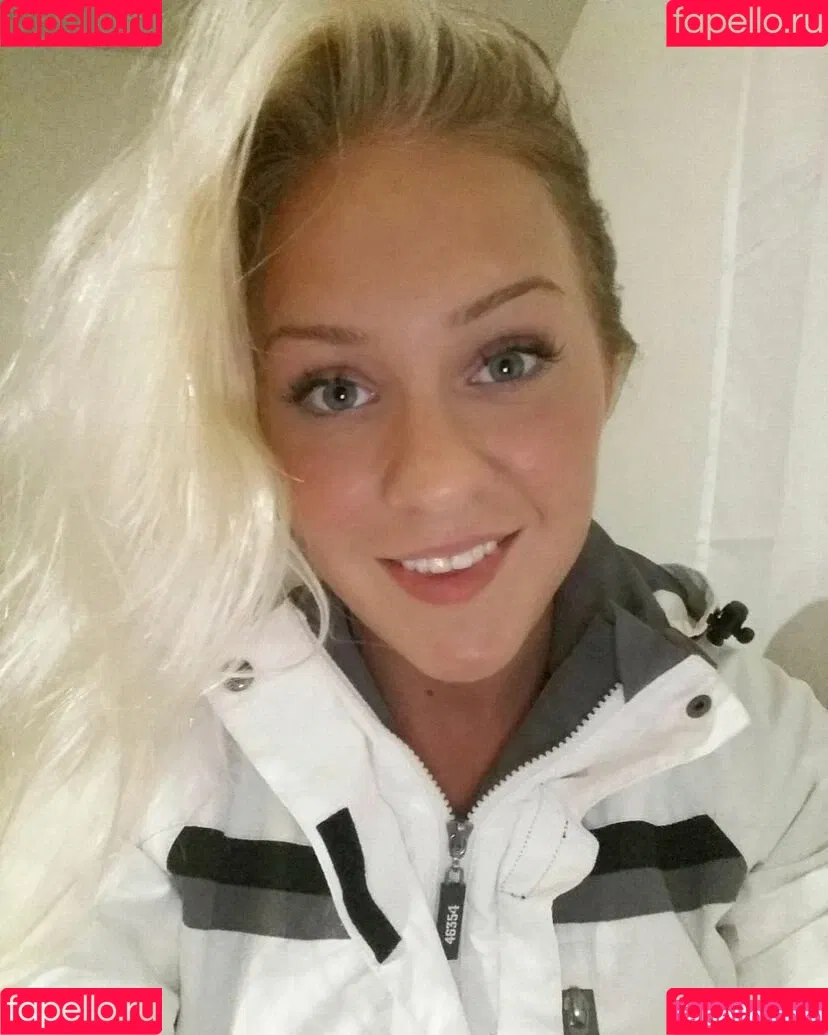 Emilia Linden / linden.emilia / princesslinden / user Onlyfans Photo Gallery 