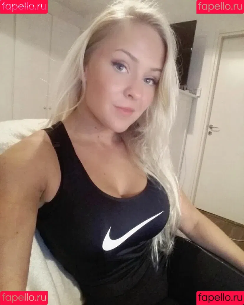 Emilia Linden / linden.emilia / princesslinden / user Onlyfans Photo Gallery 