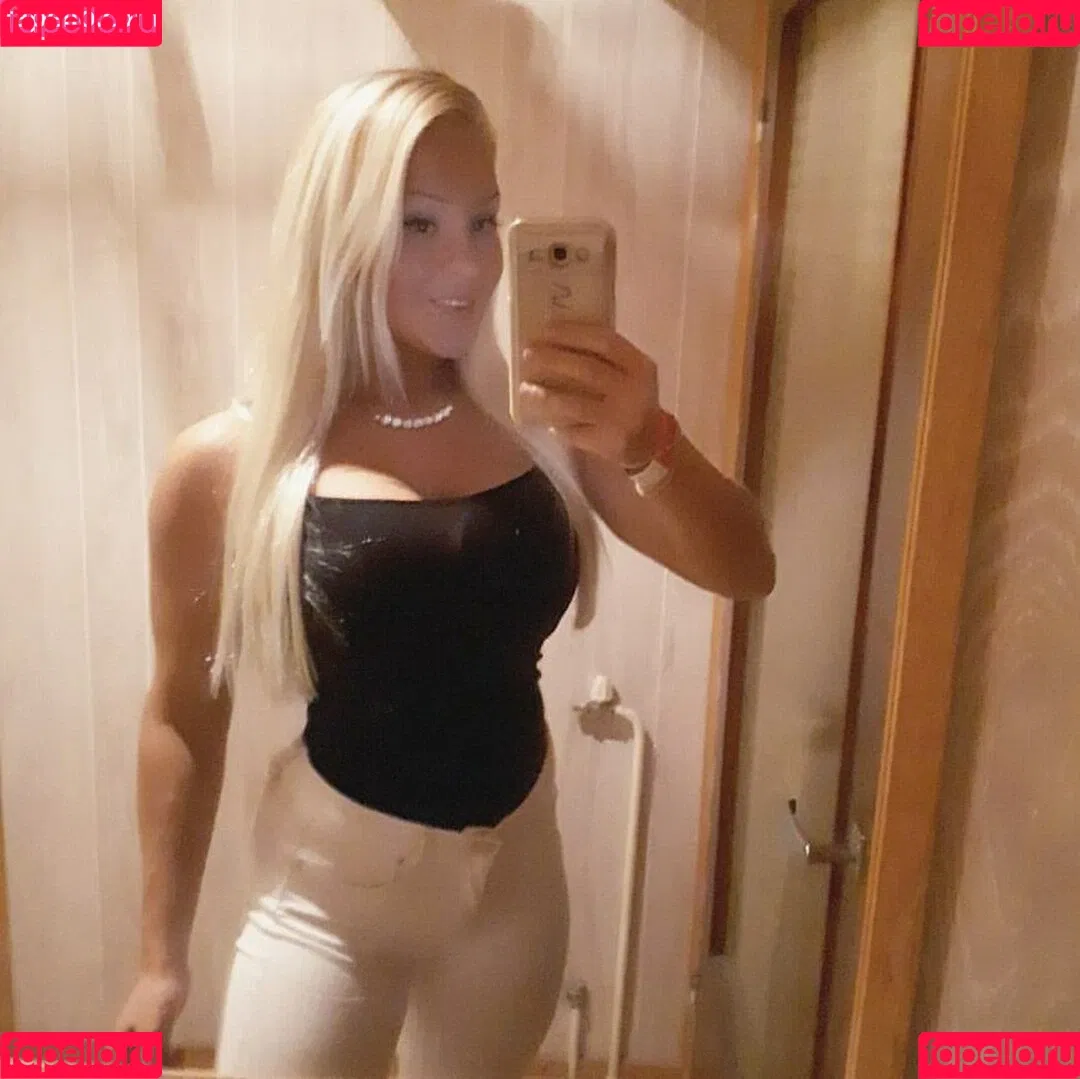 Emilia Linden / linden.emilia / princesslinden / user Onlyfans Photo Gallery 