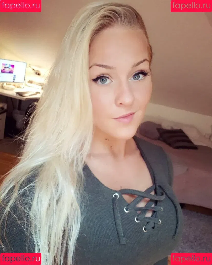 Emilia Linden / linden.emilia / princesslinden / user Onlyfans Photo Gallery 