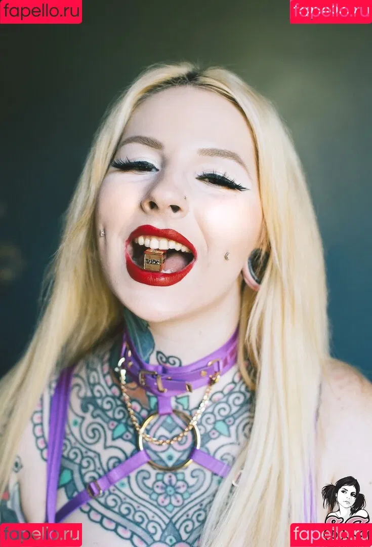 Sky Graves / WalkingWoounded / WooundedWaifu / walkingwoundedoh Onlyfans Photo Gallery 