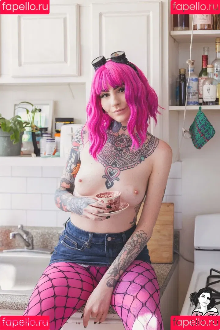 Sky Graves / WalkingWoounded / WooundedWaifu / walkingwoundedoh Onlyfans Photo Gallery 