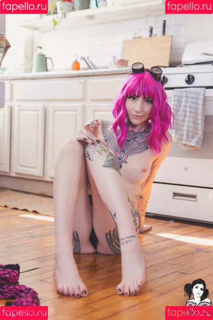Sky Graves / WalkingWoounded / WooundedWaifu / walkingwoundedoh Onlyfans Photo Gallery 