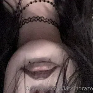 kissingrazors Onlyfans Photo Gallery 