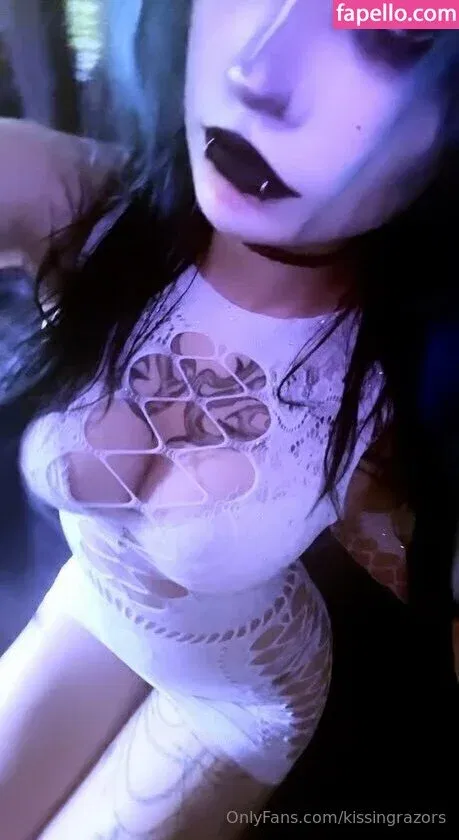 kissingrazors Onlyfans Photo Gallery 