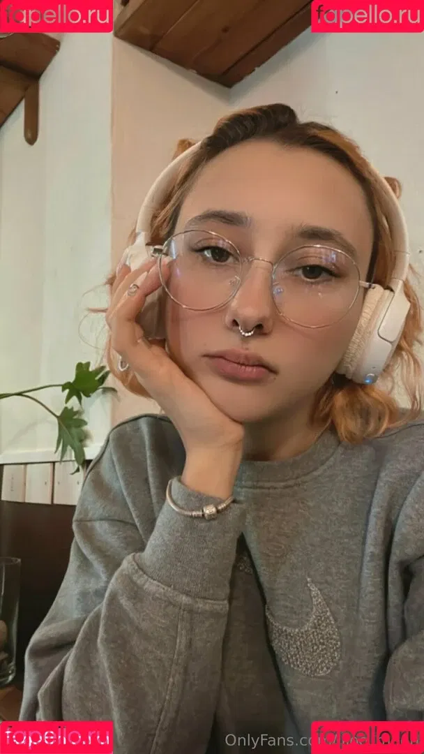 Puzzled_Win631 / https: / liloo-moon / liloo_moon / lilu_moon_live Onlyfans Photo Gallery 