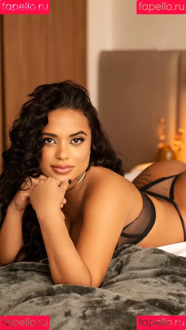 Giovanna Paes / giiovana_paess / gipaes Onlyfans Photo Gallery 