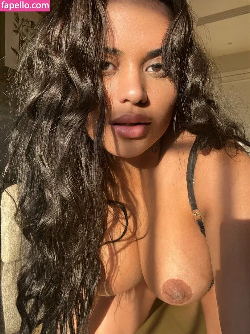 Giovanna Paes / giiovana_paess / gipaes Onlyfans Photo Gallery 