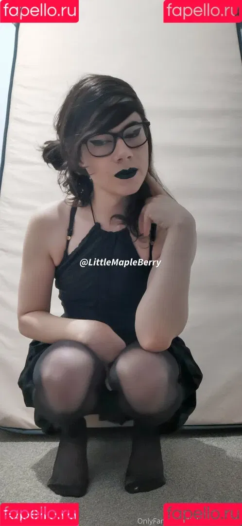 ImplyingDonut / LittleMapleBerry / littlemapleb Onlyfans Photo Gallery 