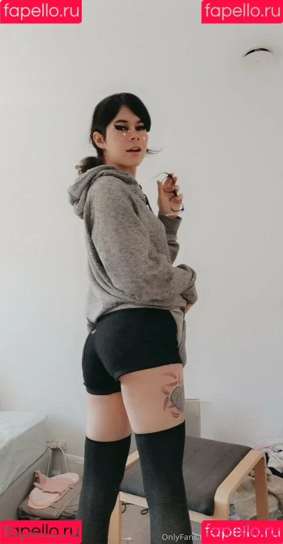 ImplyingDonut / LittleMapleBerry / littlemapleb Onlyfans Photo Gallery 