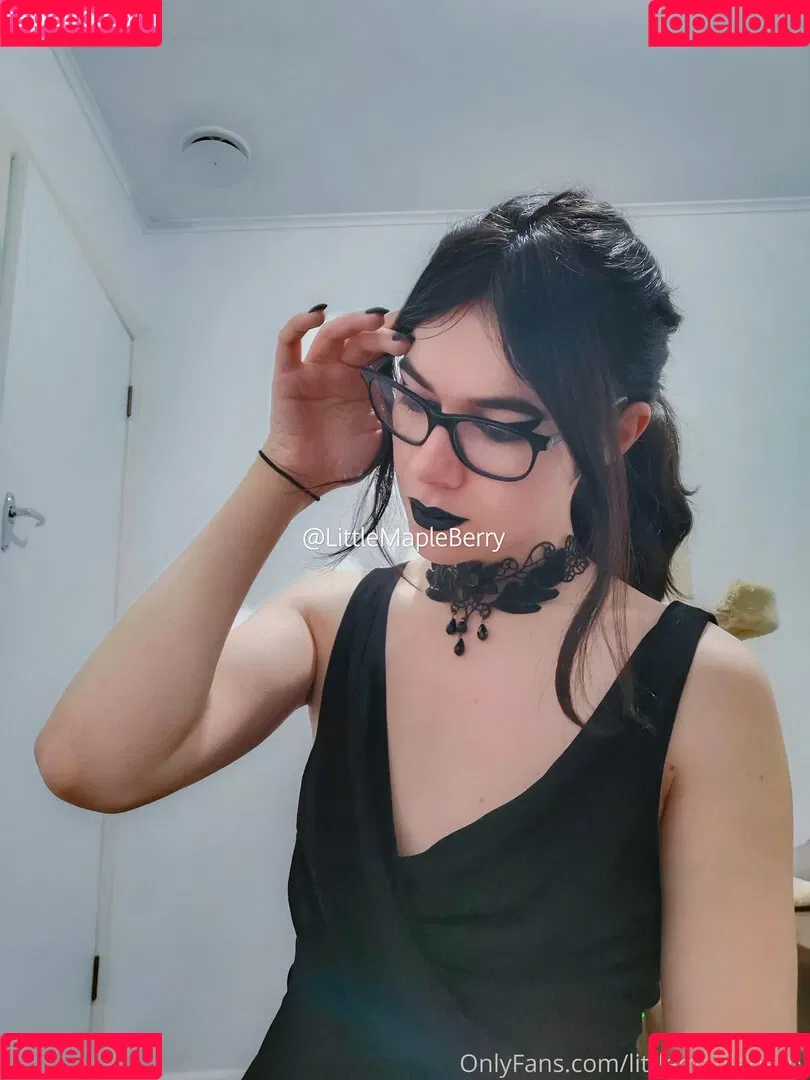 ImplyingDonut / LittleMapleBerry / littlemapleb Onlyfans Photo Gallery 