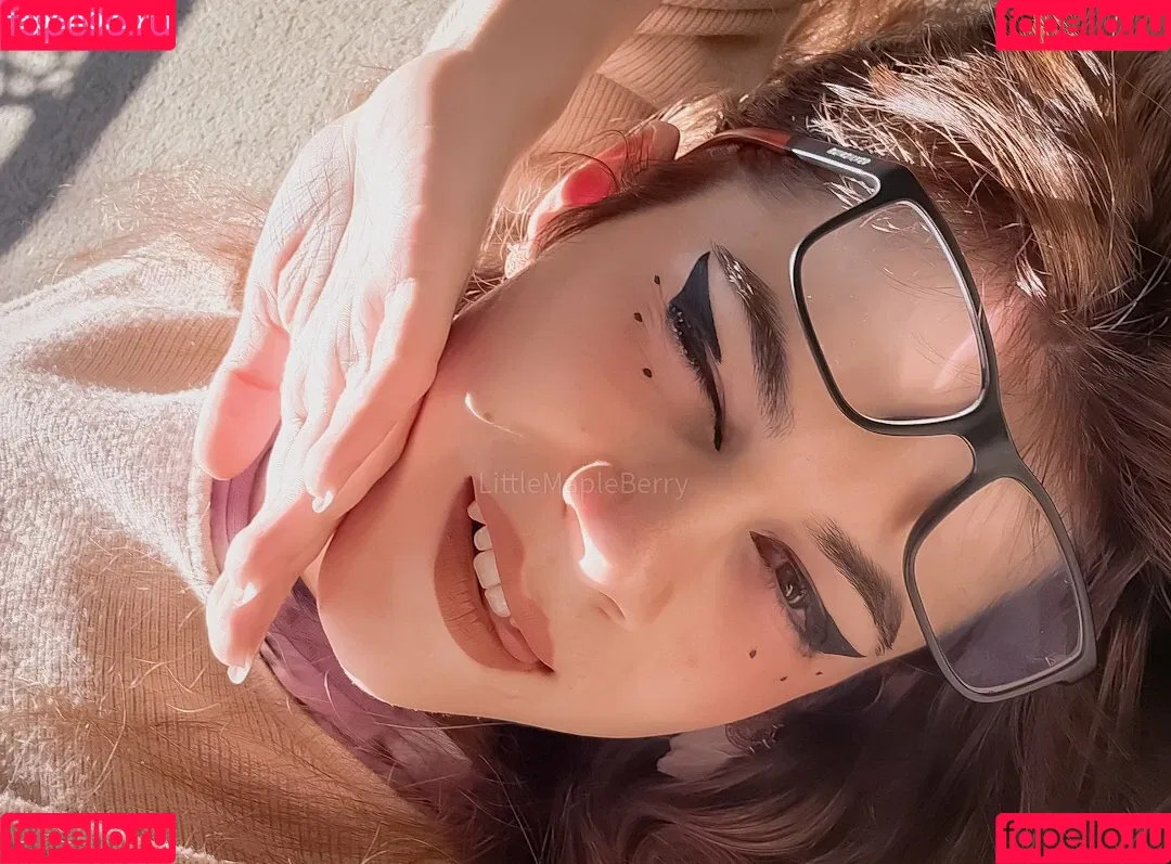 ImplyingDonut / LittleMapleBerry / littlemapleb Onlyfans Photo Gallery 