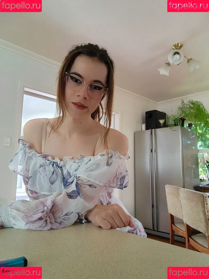 ImplyingDonut / LittleMapleBerry / littlemapleb Onlyfans Photo Gallery 