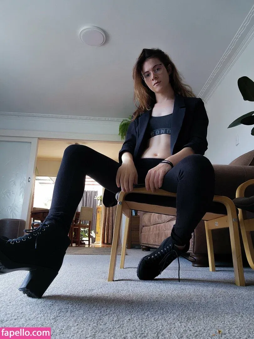 ImplyingDonut / LittleMapleBerry / littlemapleb Onlyfans Photo Gallery 