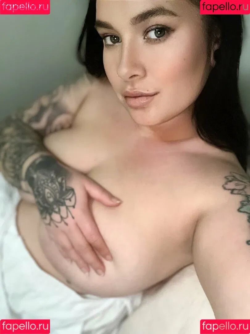 inkedivy_x / justyouraveragemum_x Onlyfans Photo Gallery 