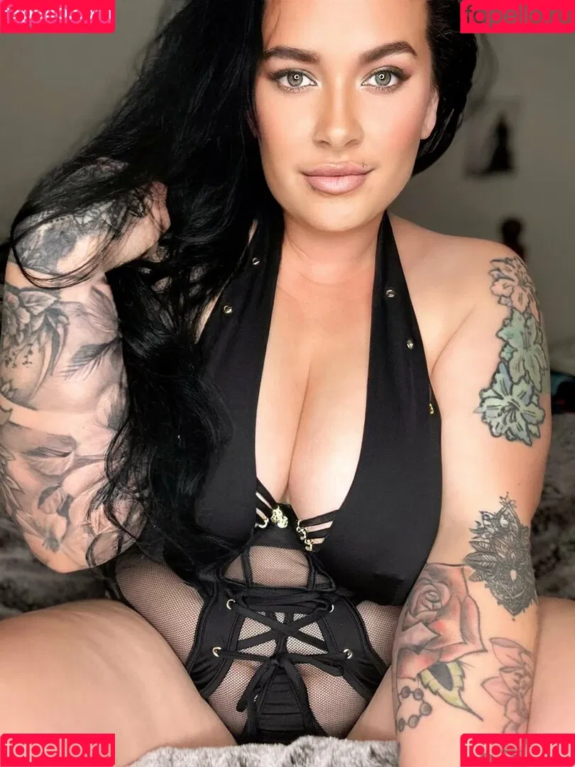 inkedivy_x / justyouraveragemum_x Onlyfans Photo Gallery 