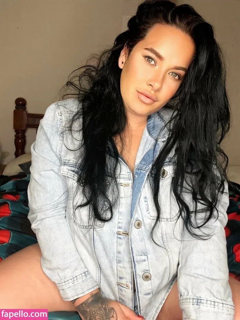 inkedivy_x / justyouraveragemum_x Onlyfans Photo Gallery 