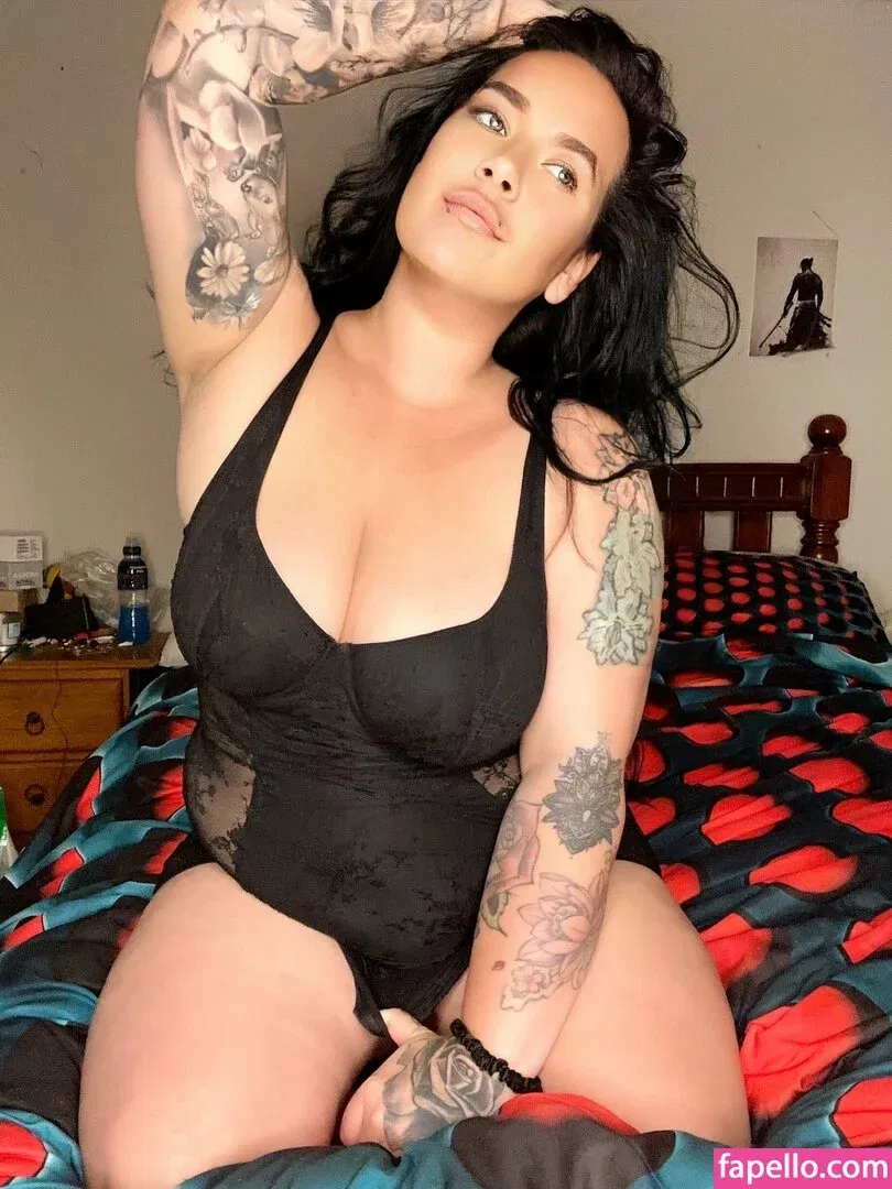 inkedivy_x / justyouraveragemum_x Onlyfans Photo Gallery 